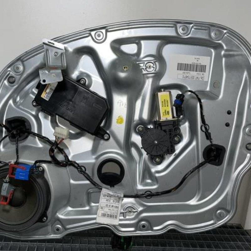 Leve vitre electrique avant droit FIAT IDEA Photo n°1