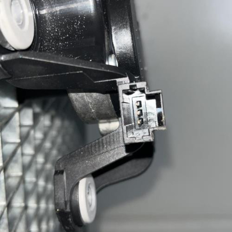 Moteur essuie glace arriere RENAULT MEGANE 3 Photo n°3