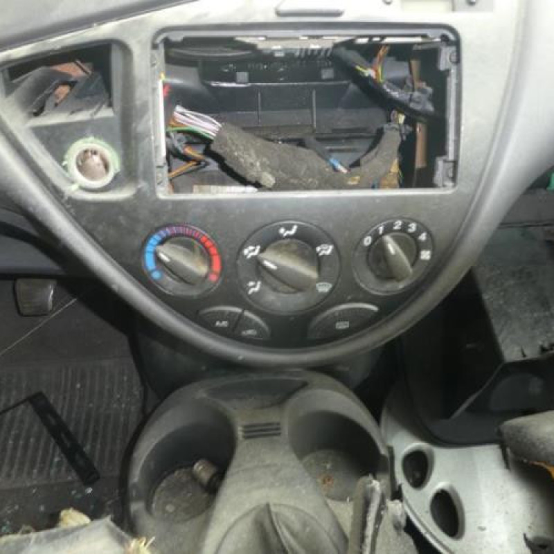 Leve vitre electrique avant droit FORD FOCUS 1 Photo n°10
