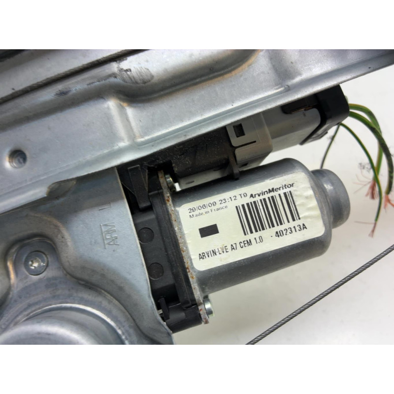 Leve vitre electrique avant gauche PEUGEOT 207 Photo n°5