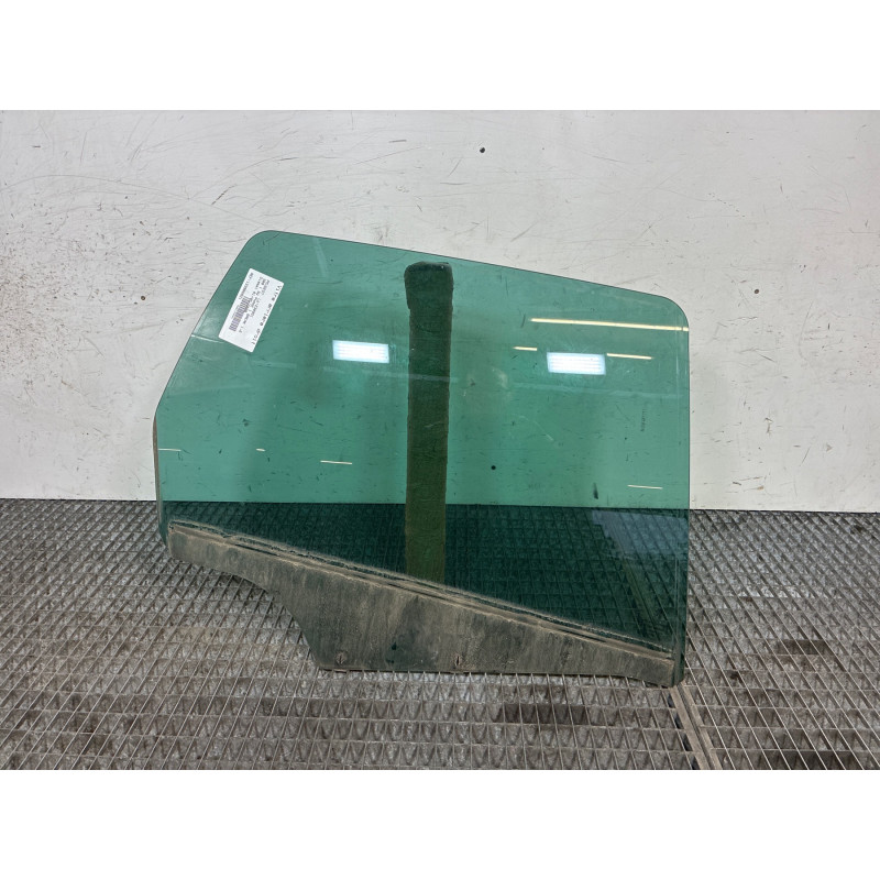 Vitre arriere droit PEUGEOT 308 1 SW Photo n°1