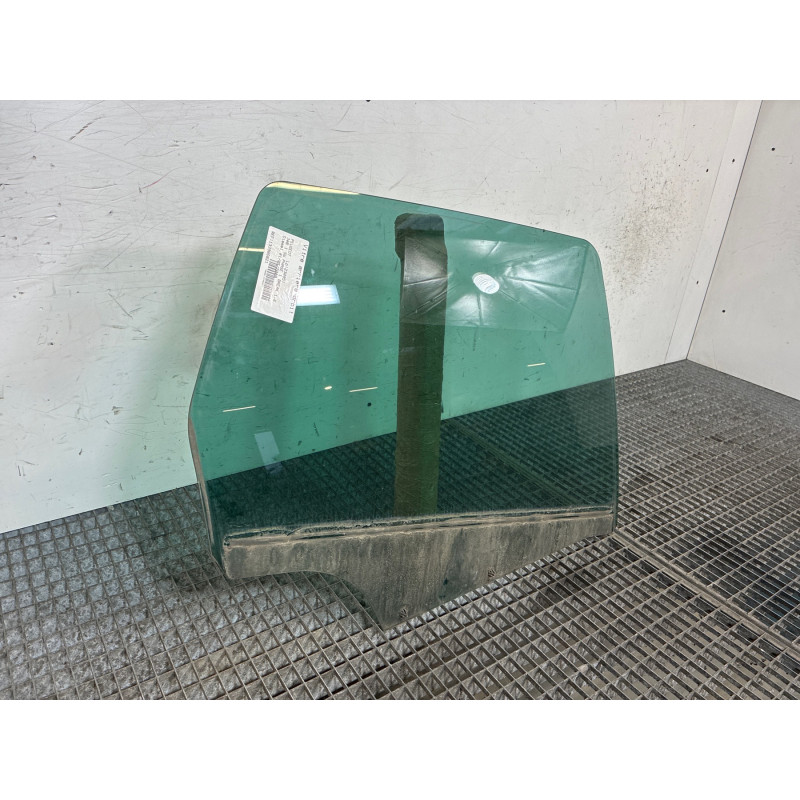 Vitre arriere droit PEUGEOT 308 1 SW Photo n°4