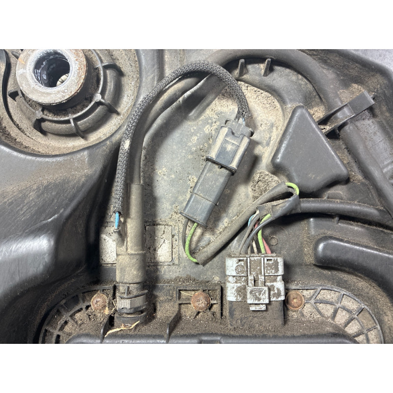 Reservoir AdBlue CITROEN C4 CACTUS Photo n°2