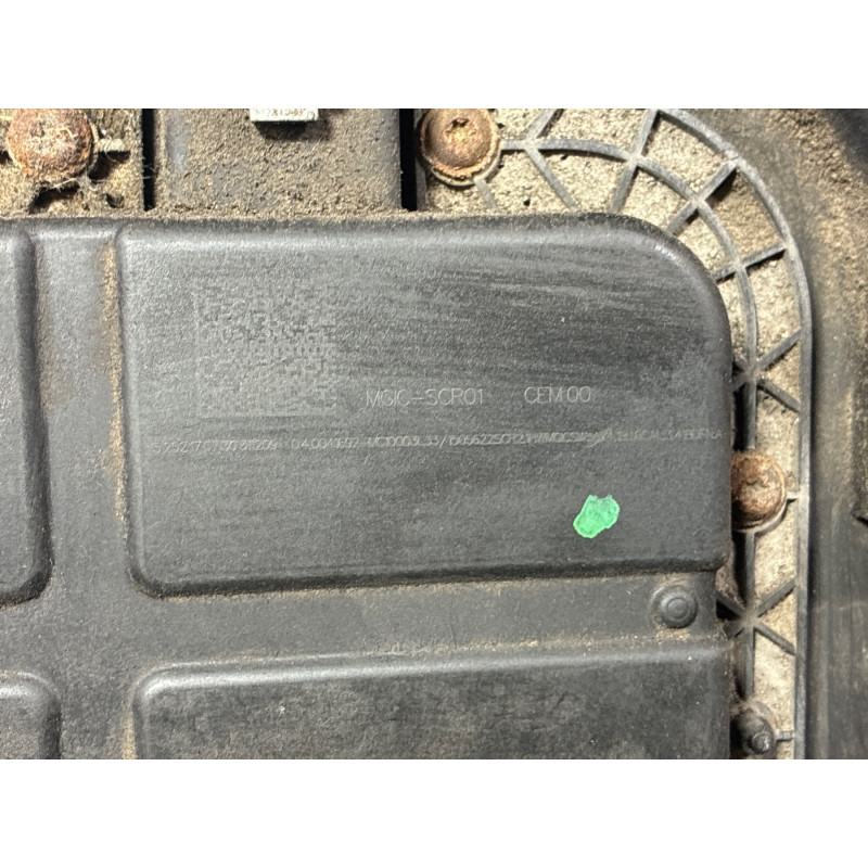 Reservoir AdBlue CITROEN C4 CACTUS Photo n°4