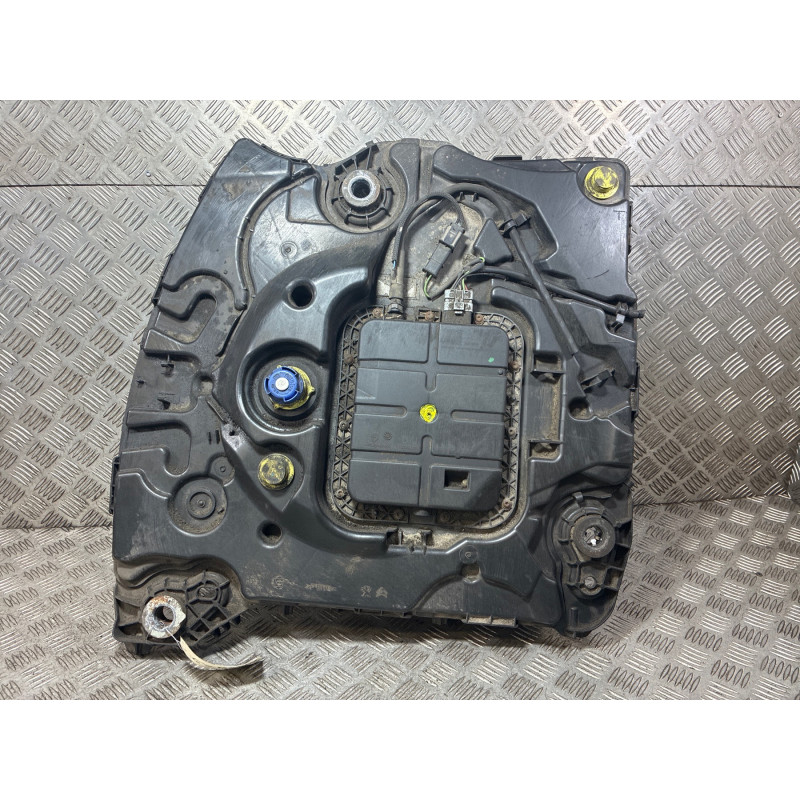 Reservoir AdBlue CITROEN C4 CACTUS Photo n°6