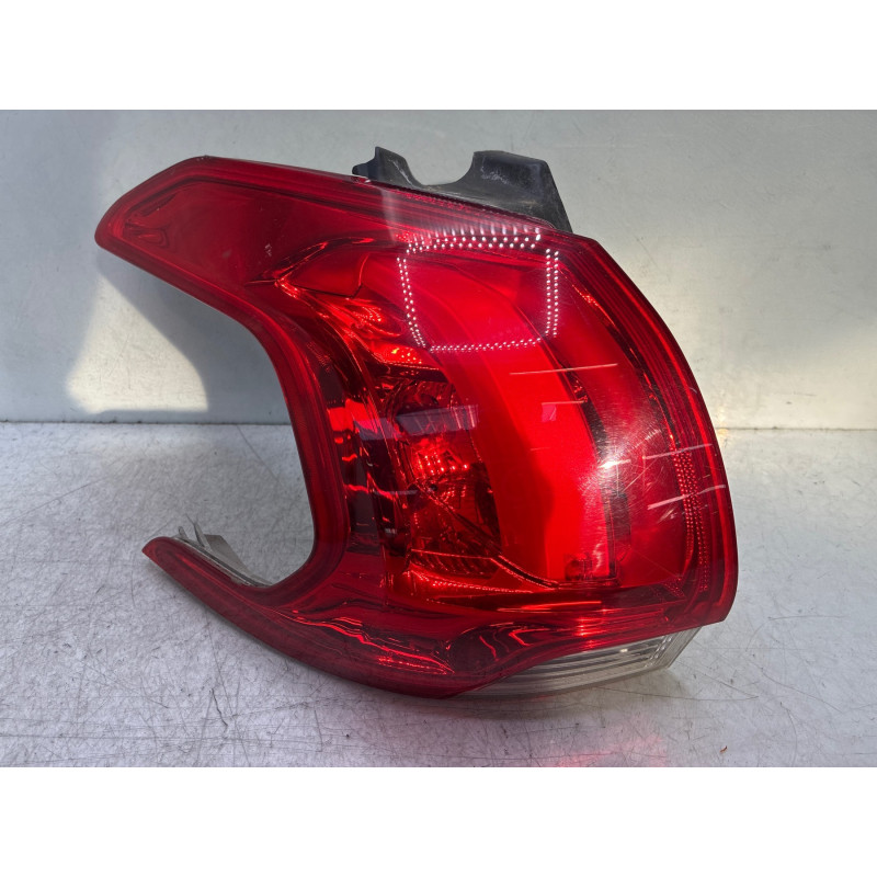 Feu arriere principal gauche (feux) PEUGEOT 2008 1 Photo n°2