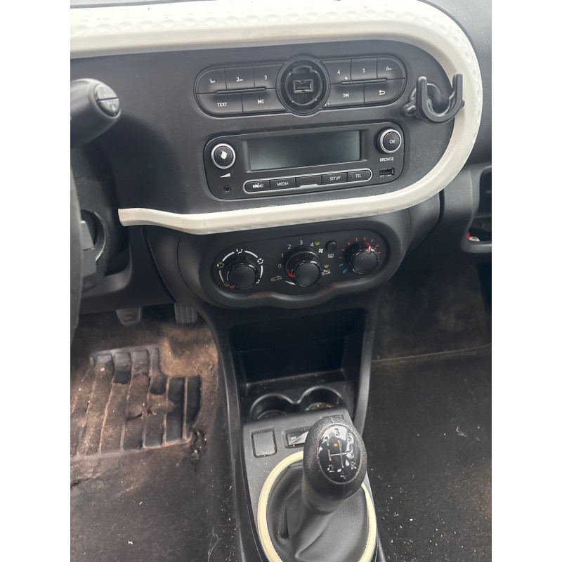 RENAULT TWINGO 3 PHASE 1 1.0i - 12V SCE 70 Photo n°5