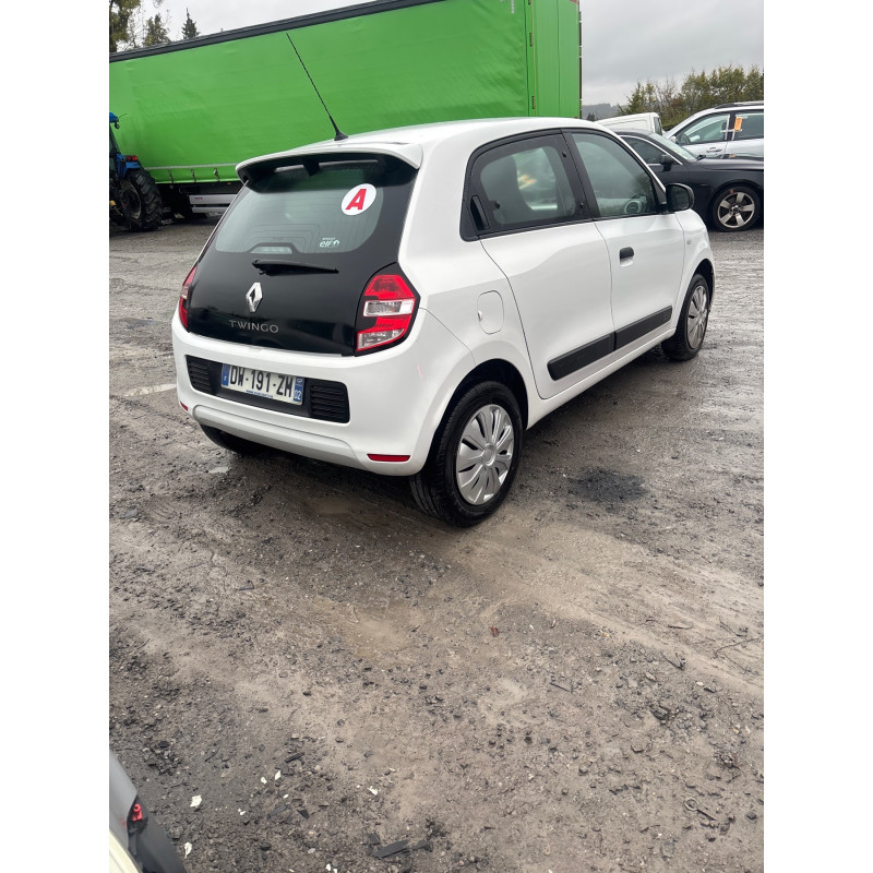 RENAULT TWINGO 3 PHASE 1 1.0i - 12V SCE 70 Photo n°9