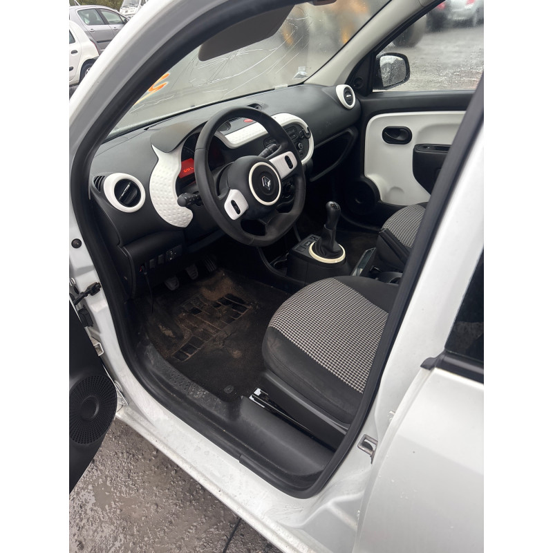 RENAULT TWINGO 3 PHASE 1 1.0i - 12V SCE 70 Photo n°10