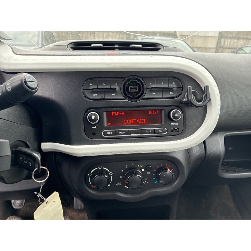 RENAULT TWINGO 3 PHASE 1 1.0i - 12V SCE 70 Photo n°21