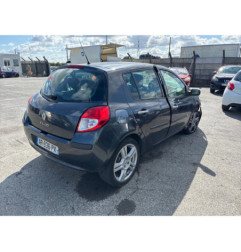 Attache ceinture avant gauche RENAULT CLIO 3