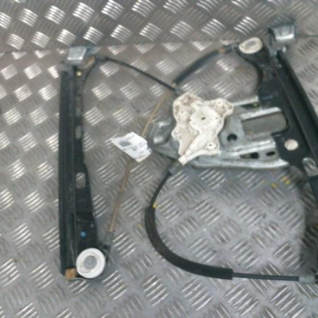Leve vitre electrique avant droit MERCEDES CLASSE C 203 Photo n°1