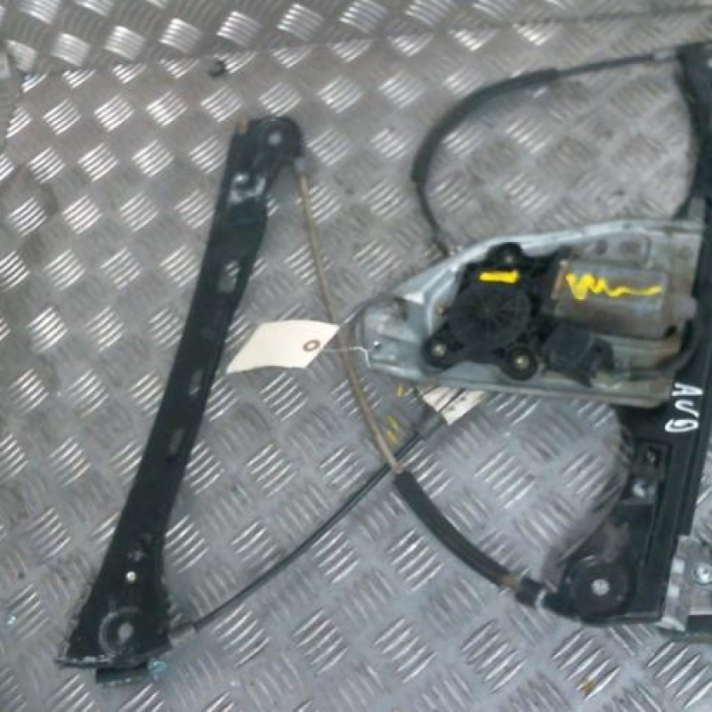 Leve vitre electrique avant droit MERCEDES CLASSE C 203 Photo n°2