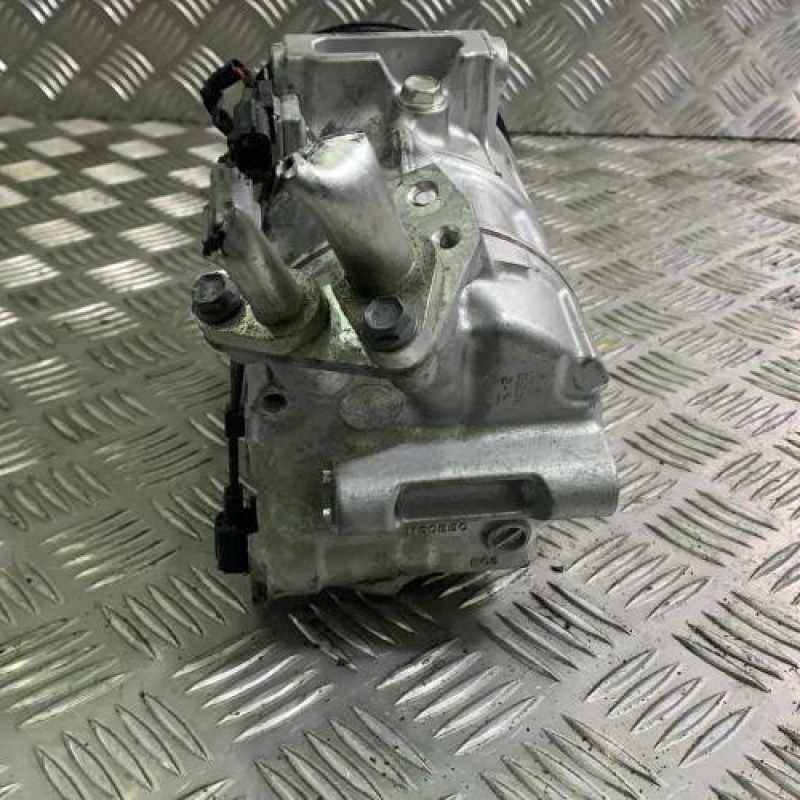Compresseur clim RENAULT MEGANE 4 Photo n°4