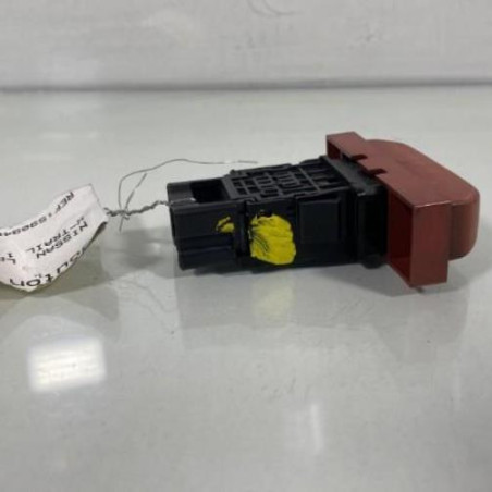 Bouton de warning NISSAN X-TRAIL 1