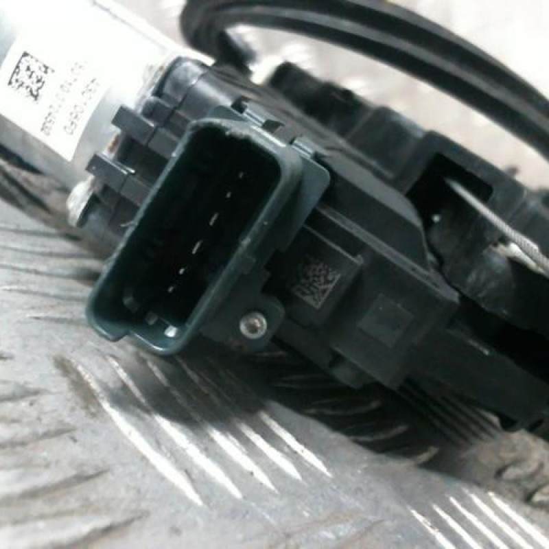 Leve vitre electrique avant droit RENAULT MEGANE 4 Photo n°1