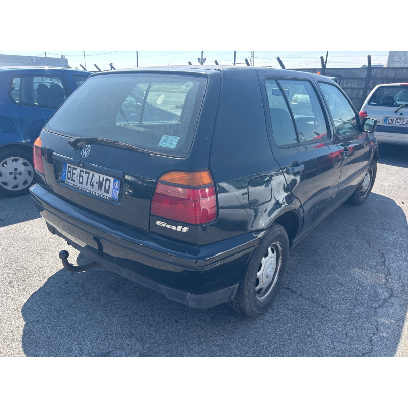 Malle/Hayon arriere VOLKSWAGEN GOLF 3 Photo n°9