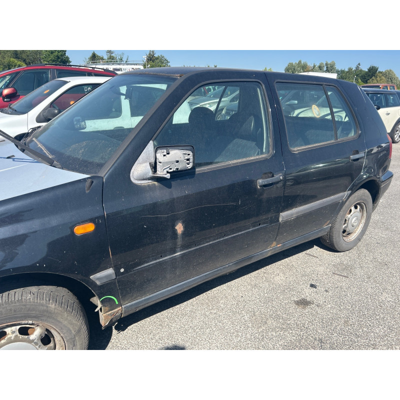 Malle/Hayon arriere VOLKSWAGEN GOLF 3 Photo n°11