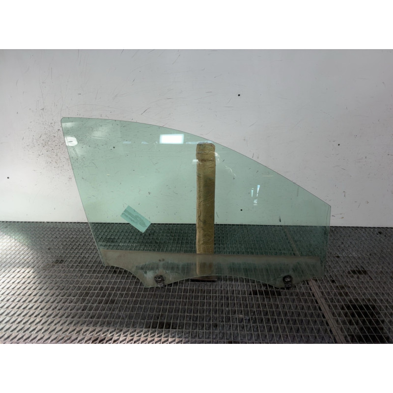Vitre avant droit RENAULT CLIO 3 Photo n°1