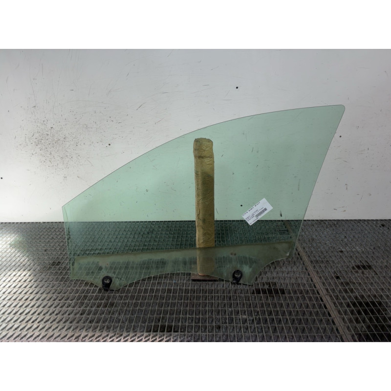 Vitre avant droit RENAULT CLIO 3 Photo n°4