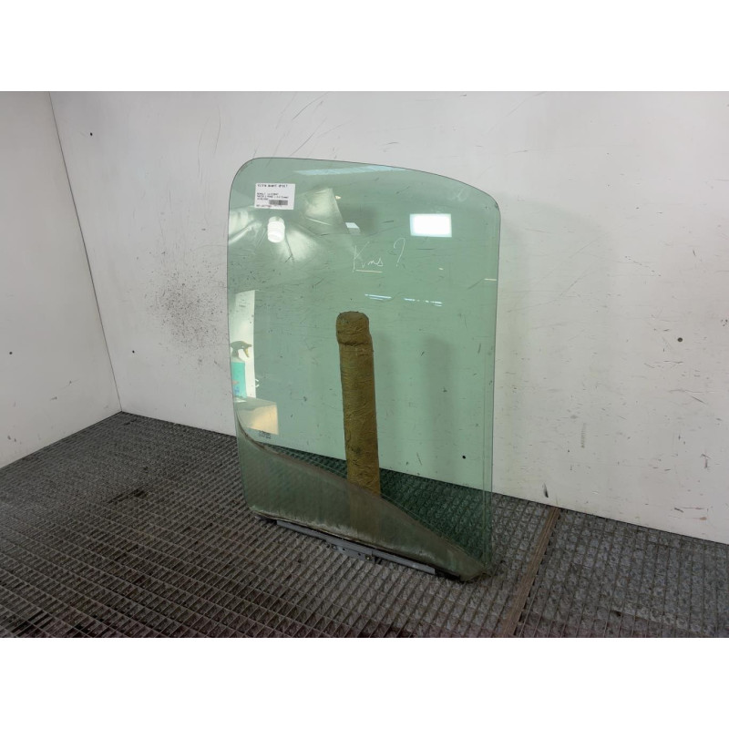 Vitre avant droit RENAULT MASTER 2 Photo n°2