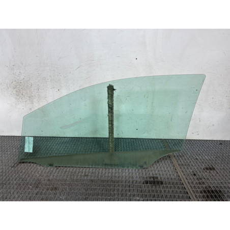 Vitre avant droit MERCEDES CLASSE A 169 Photo n°1