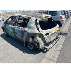 Fermeture de capot TOYOTA YARIS 3