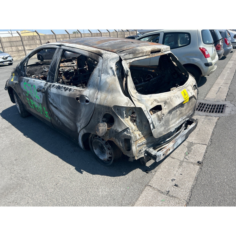 Renfort pare choc avant (traverse) TOYOTA YARIS 3 Photo n°6