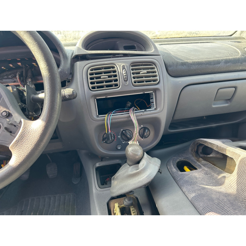 Verin de coffre RENAULT CLIO 2 Photo n°15