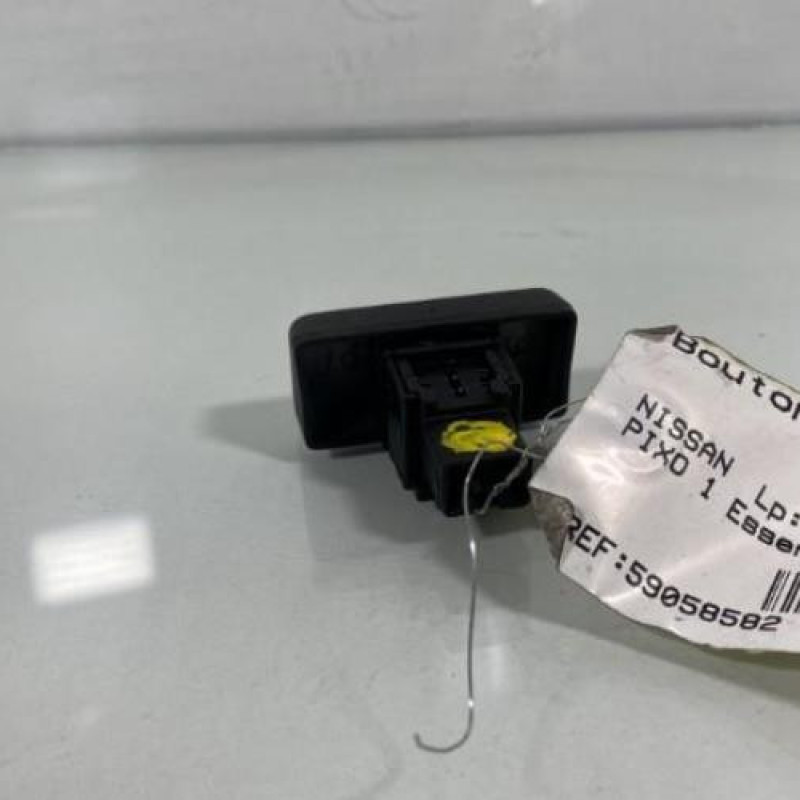 Bouton de warning NISSAN PIXO Photo n°3