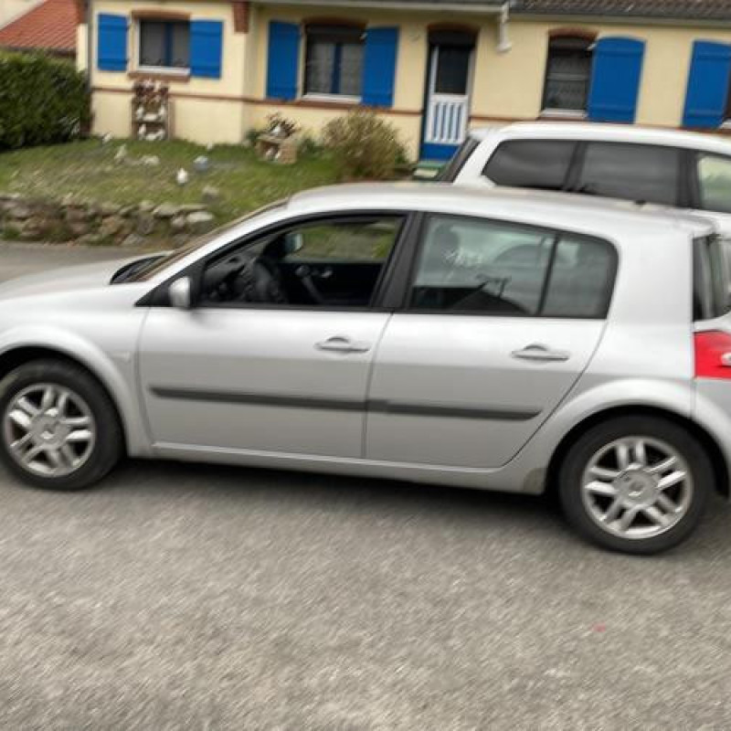 Pretensionneur de ceinture arriere gauche RENAULT MEGANE 2 Photo n°6