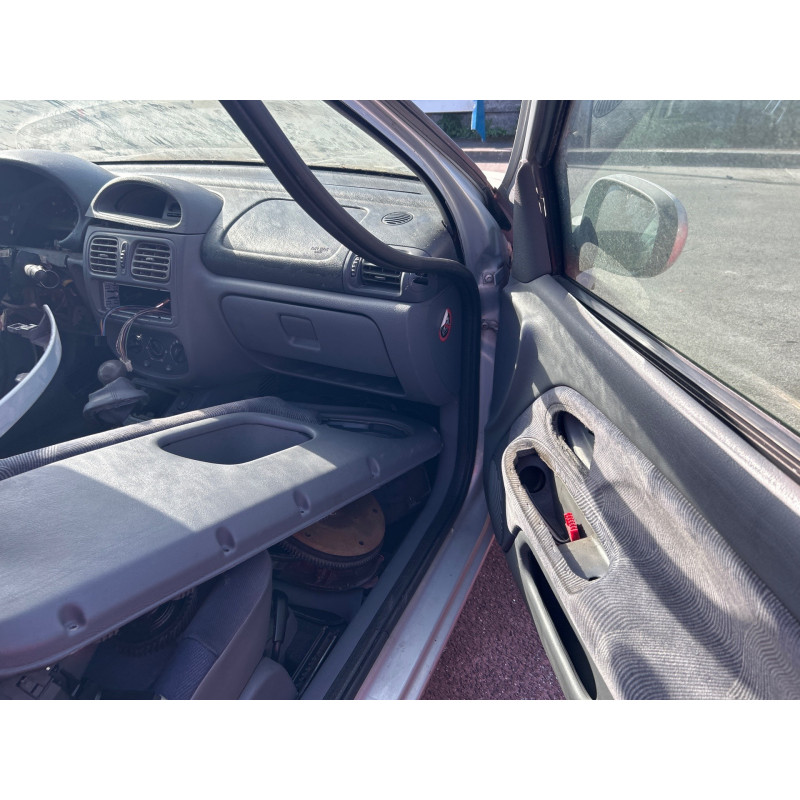 Leve vitre electrique avant gauche RENAULT CLIO 2 Photo n°13