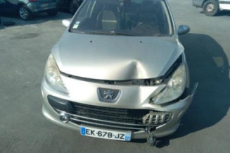 Attache ceinture avant droit PEUGEOT 307