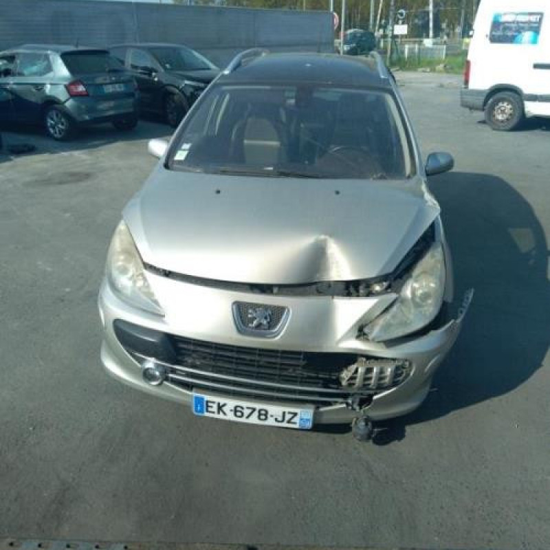 Attache ceinture avant droit PEUGEOT 307 Photo n°4