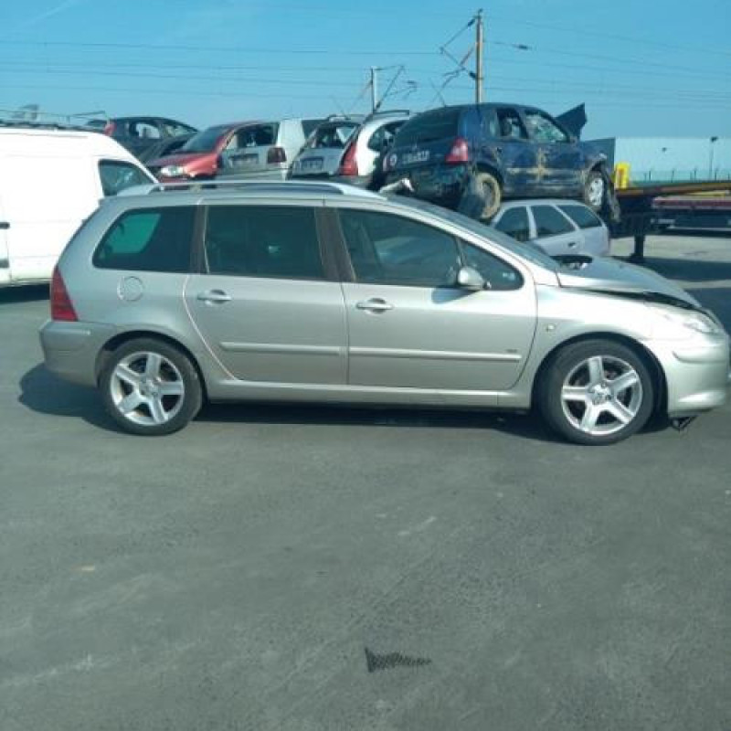 Attache ceinture avant droit PEUGEOT 307 Photo n°6