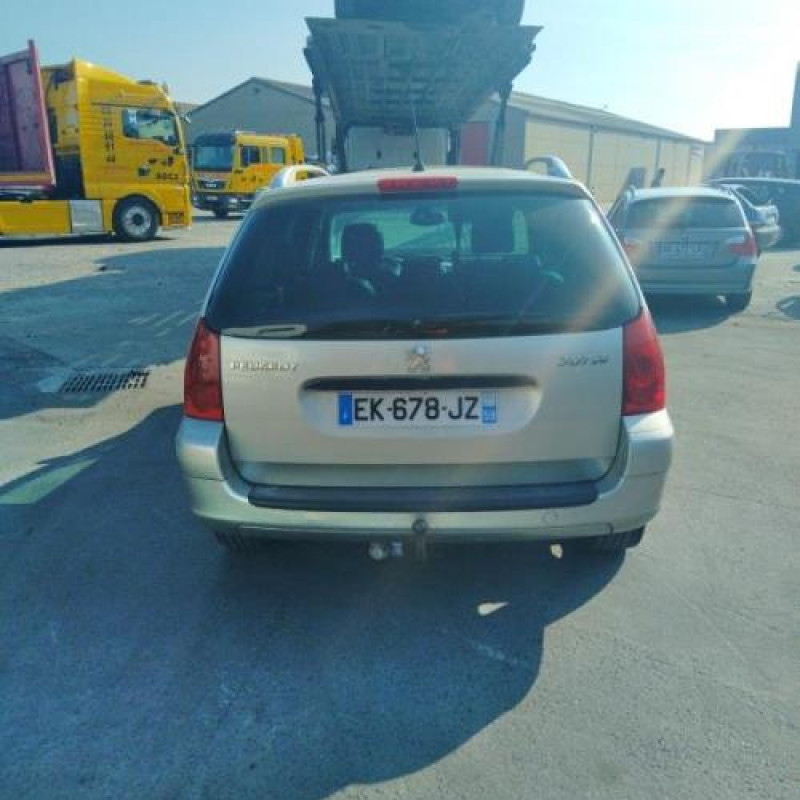 Attache ceinture avant droit PEUGEOT 307 Photo n°7
