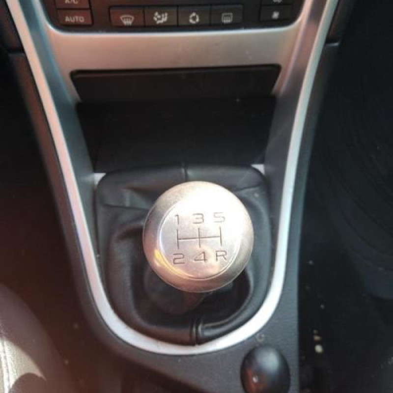 Attache ceinture avant droit PEUGEOT 307 Photo n°11