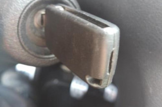 Attache ceinture avant droit PEUGEOT 307