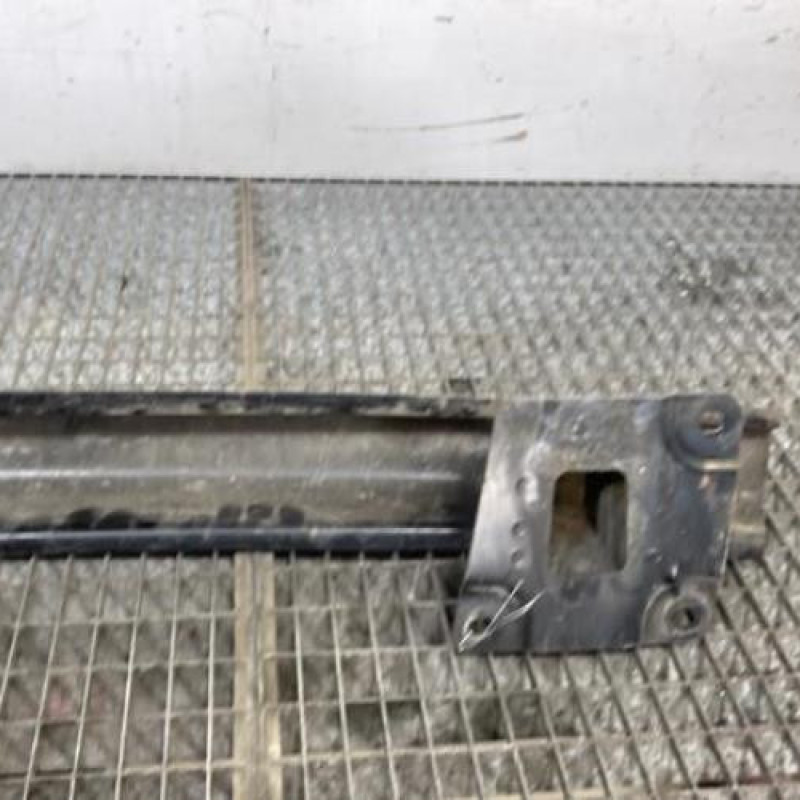 Renfort pare choc arriere (traverse) VOLKSWAGEN POLO 4 Photo n°7