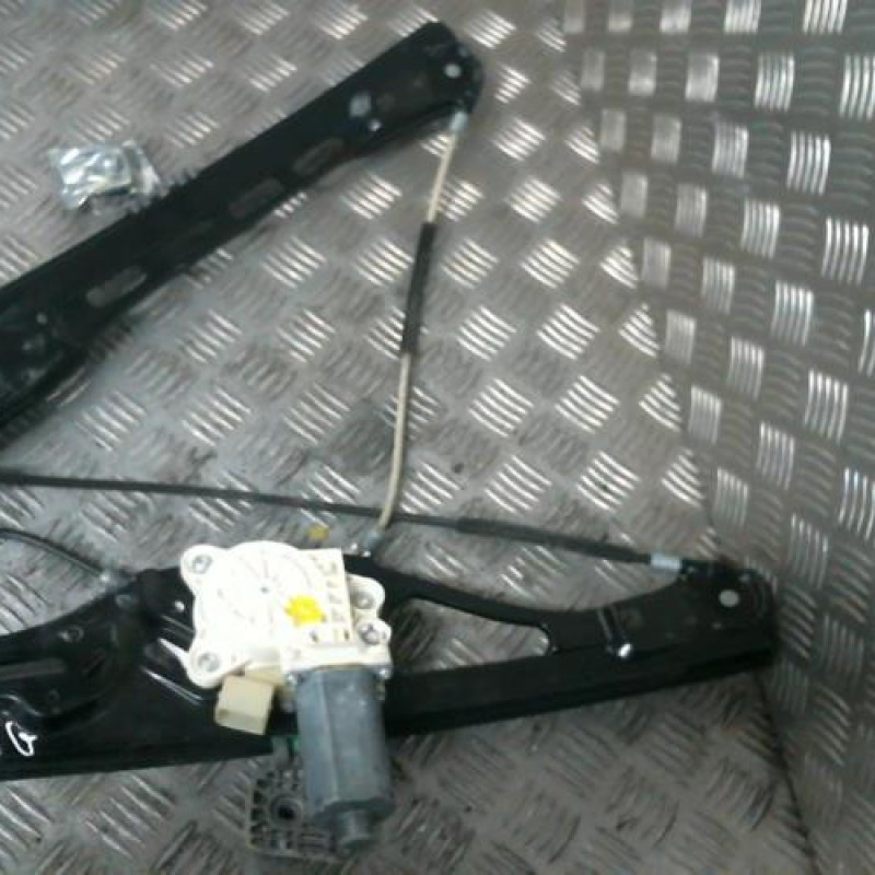 Leve vitre electrique avant gauche MERCEDES CLASSE E 211 Photo n°2