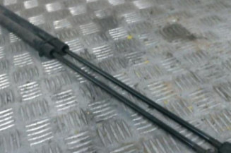 Verin de capot MERCEDES CLASSE E 211 Photo n°1