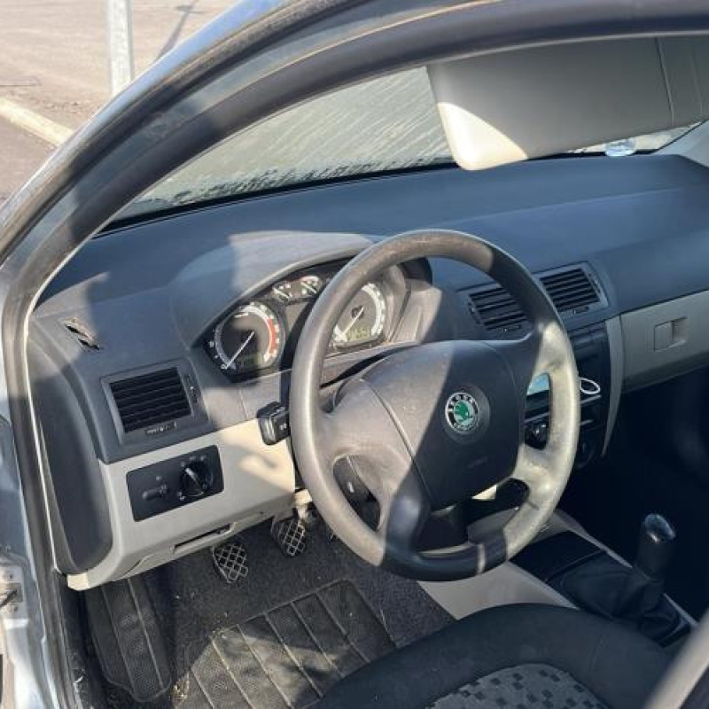 Moteur essuie glace arriere SKODA FABIA 1 Photo n°9