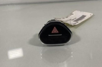 Bouton de warning OPEL CORSA E Photo n°1