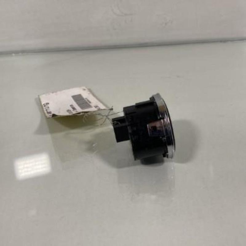 Bouton de warning OPEL CORSA E Photo n°2