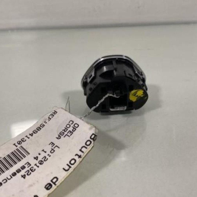 Bouton de warning OPEL CORSA E Photo n°3