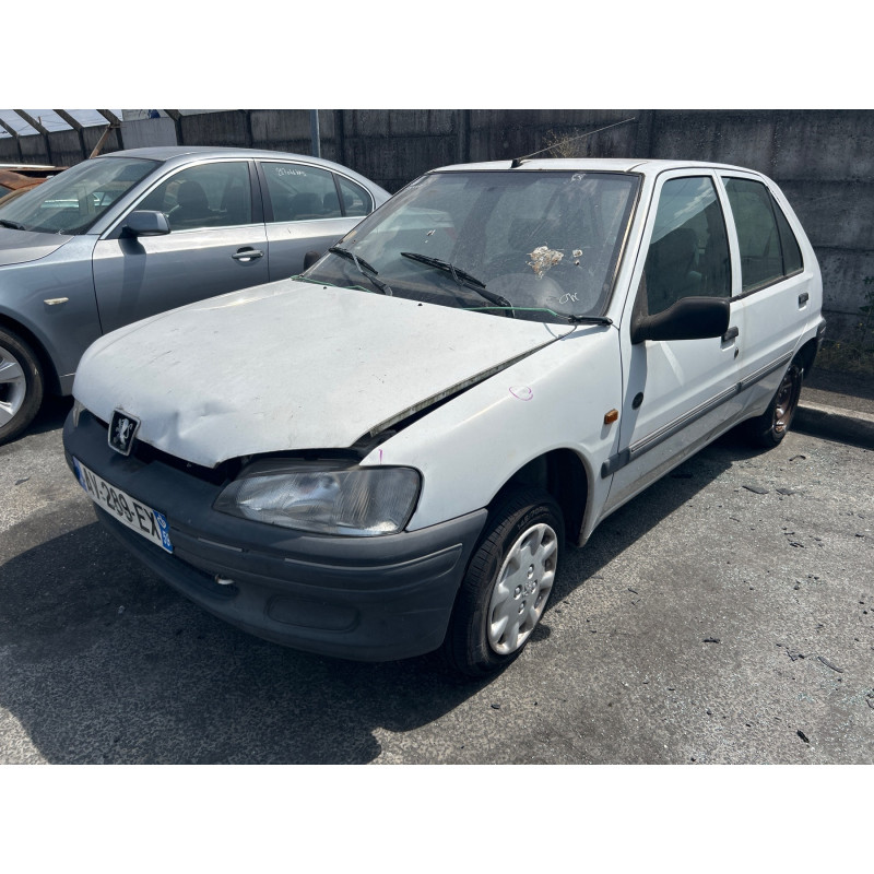 Poignee porte avant gauche PEUGEOT 106 Photo n°5