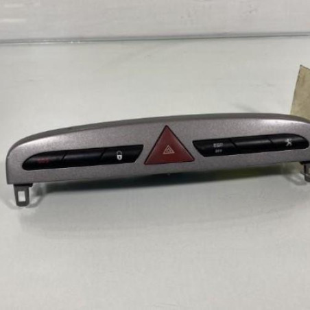 Bouton de warning PEUGEOT 308 1 SW Photo n°1