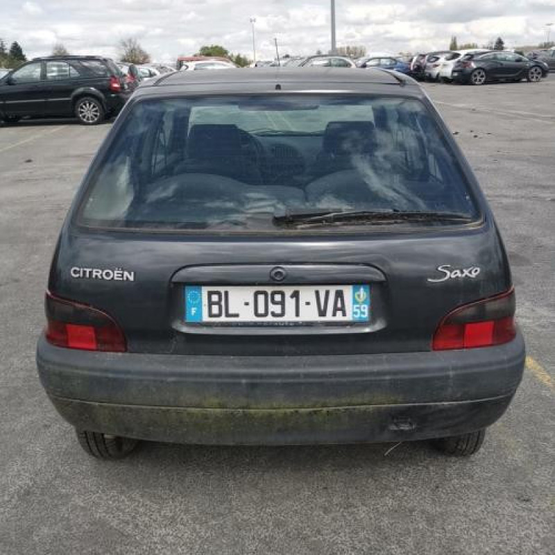 Malle/Hayon arriere CITROEN SAXO Photo n°7