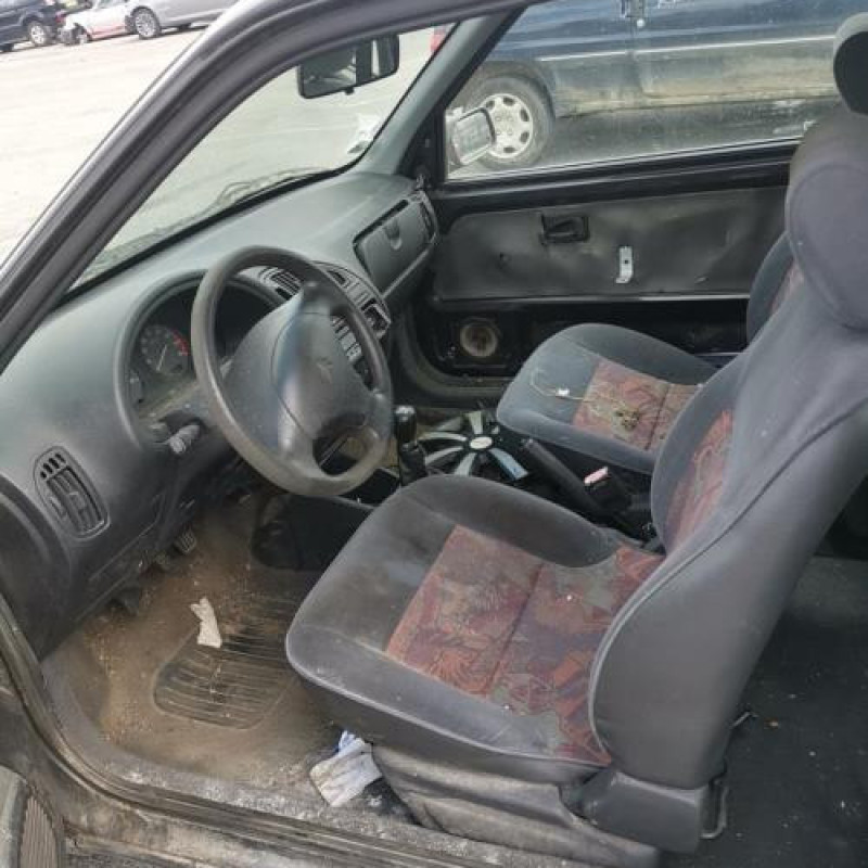 Malle/Hayon arriere CITROEN SAXO Photo n°9