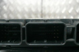 Calculateur moteur RENAULT GRAND SCENIC 2